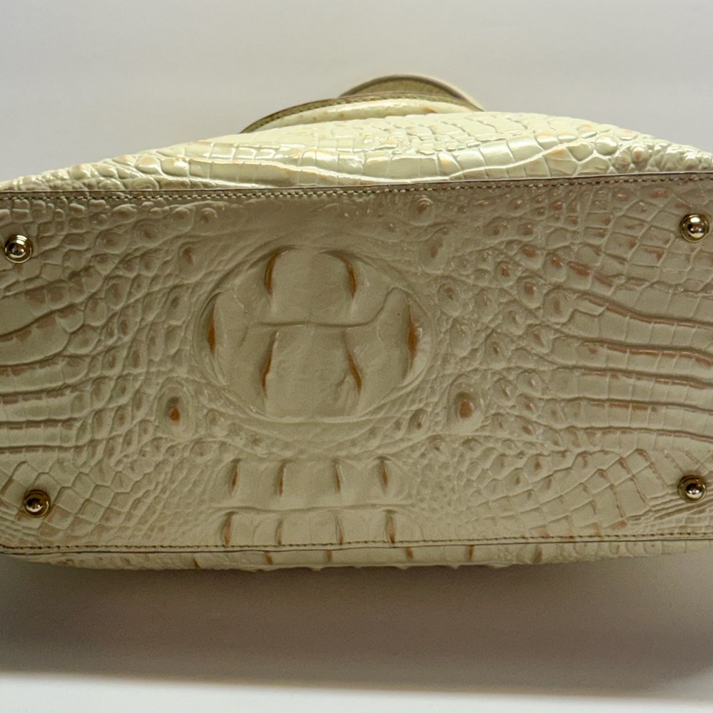 Elegant Brahmin Duxbury Cream Crocodile-Embossed Women's Bag - Picture 6 of 7